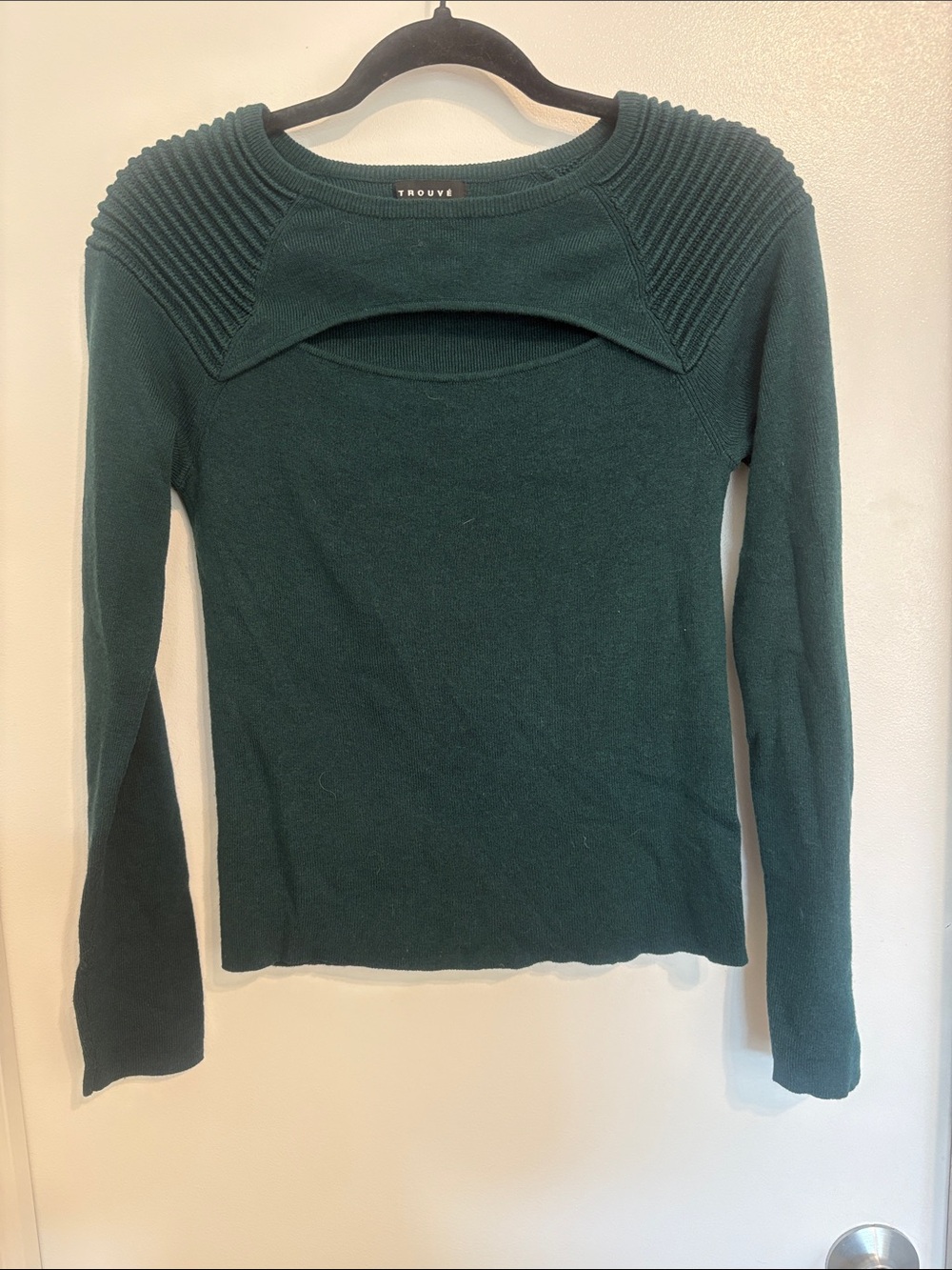 Trouve Emerald Cutout Ribbed Shoulder Sweater